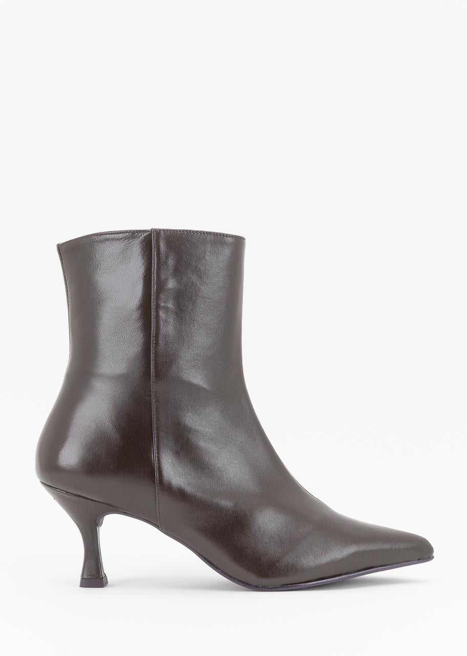 PETRA MARRÓN ESENCIAL