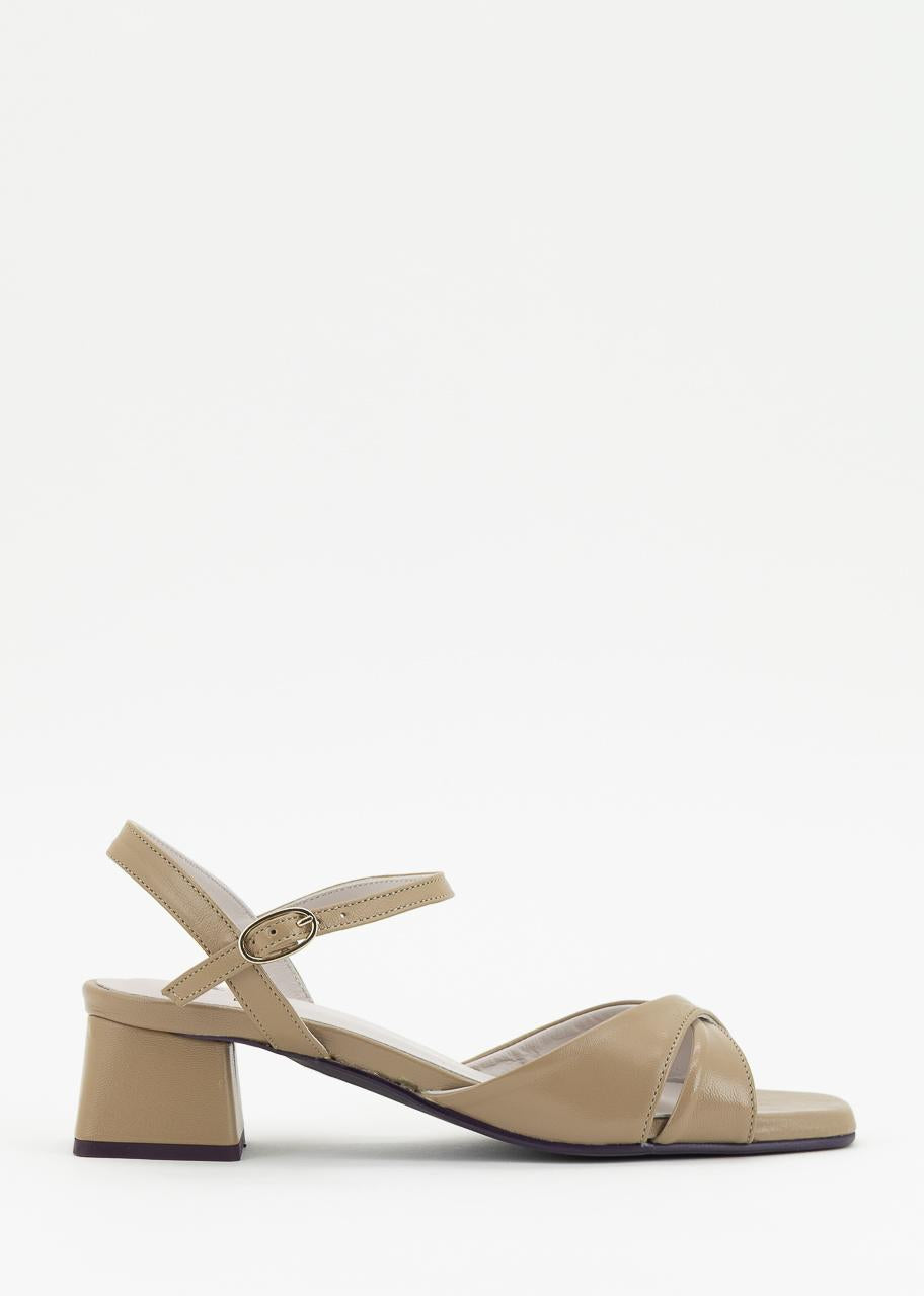 IVANNA CAMEL ESENCIAL