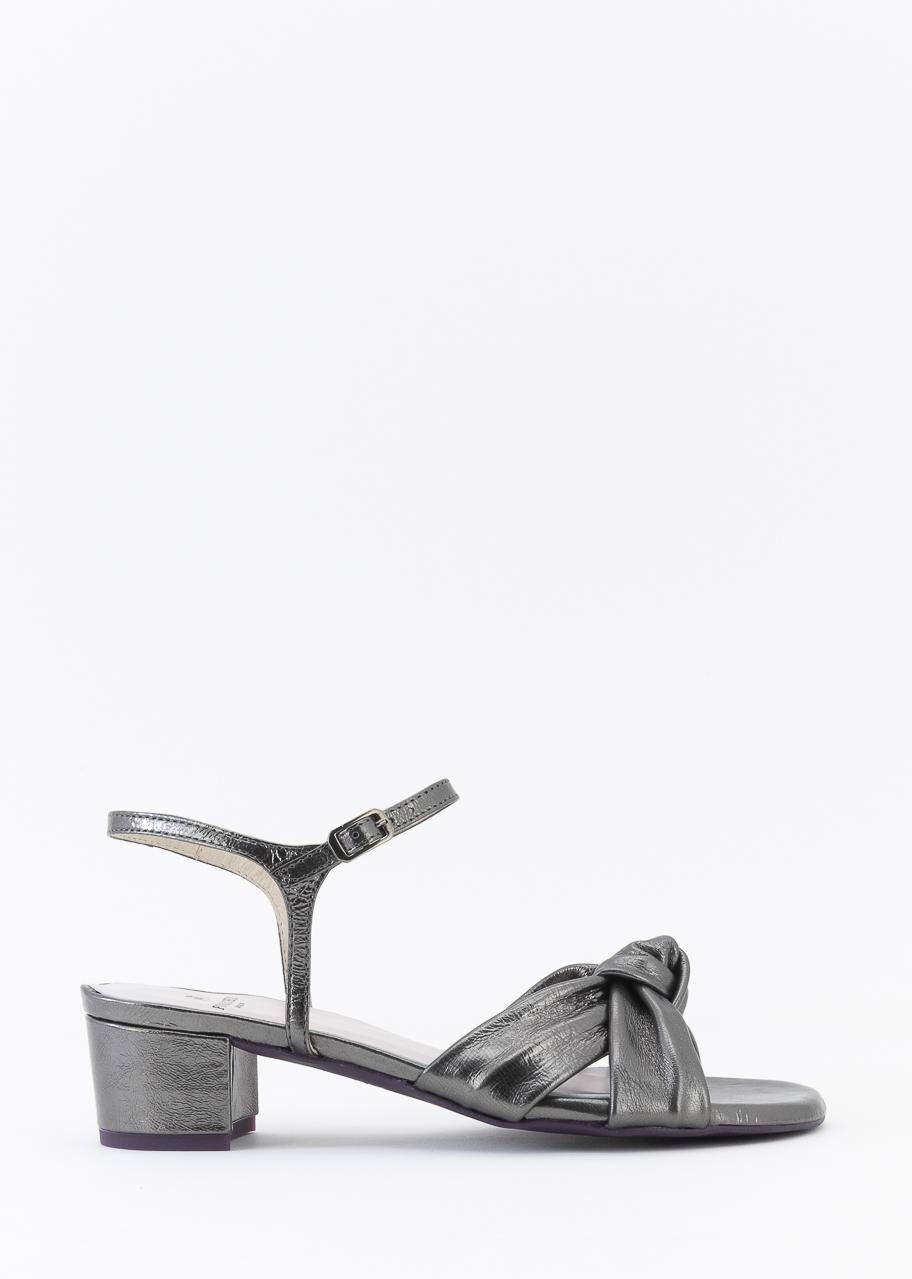 RAQUEL ESTAÑO METAL