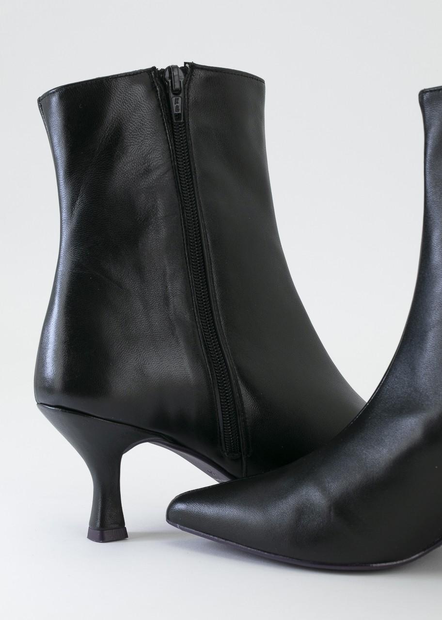 PETRA NEGRO ESENCIAL