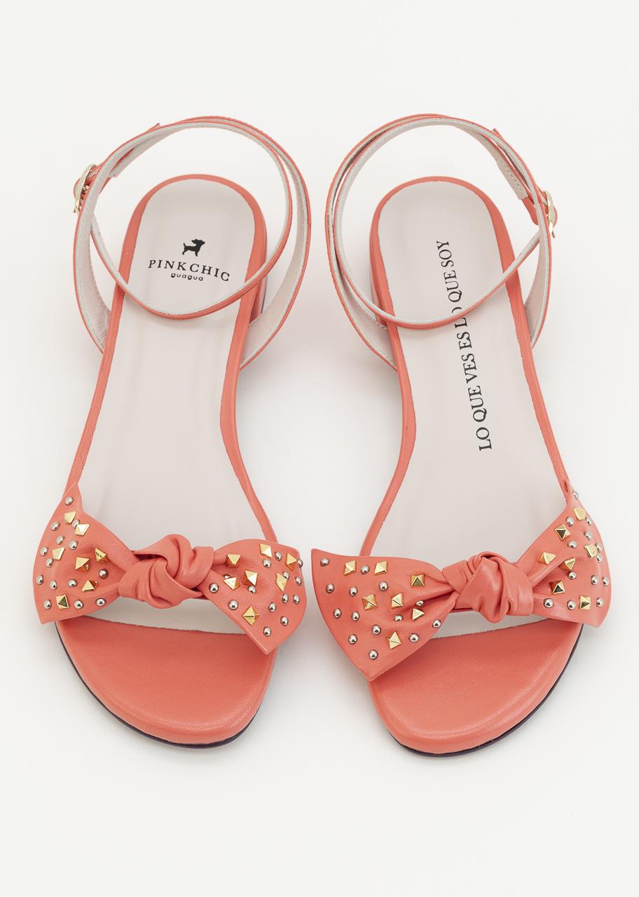 LARA CORAL TACHAS