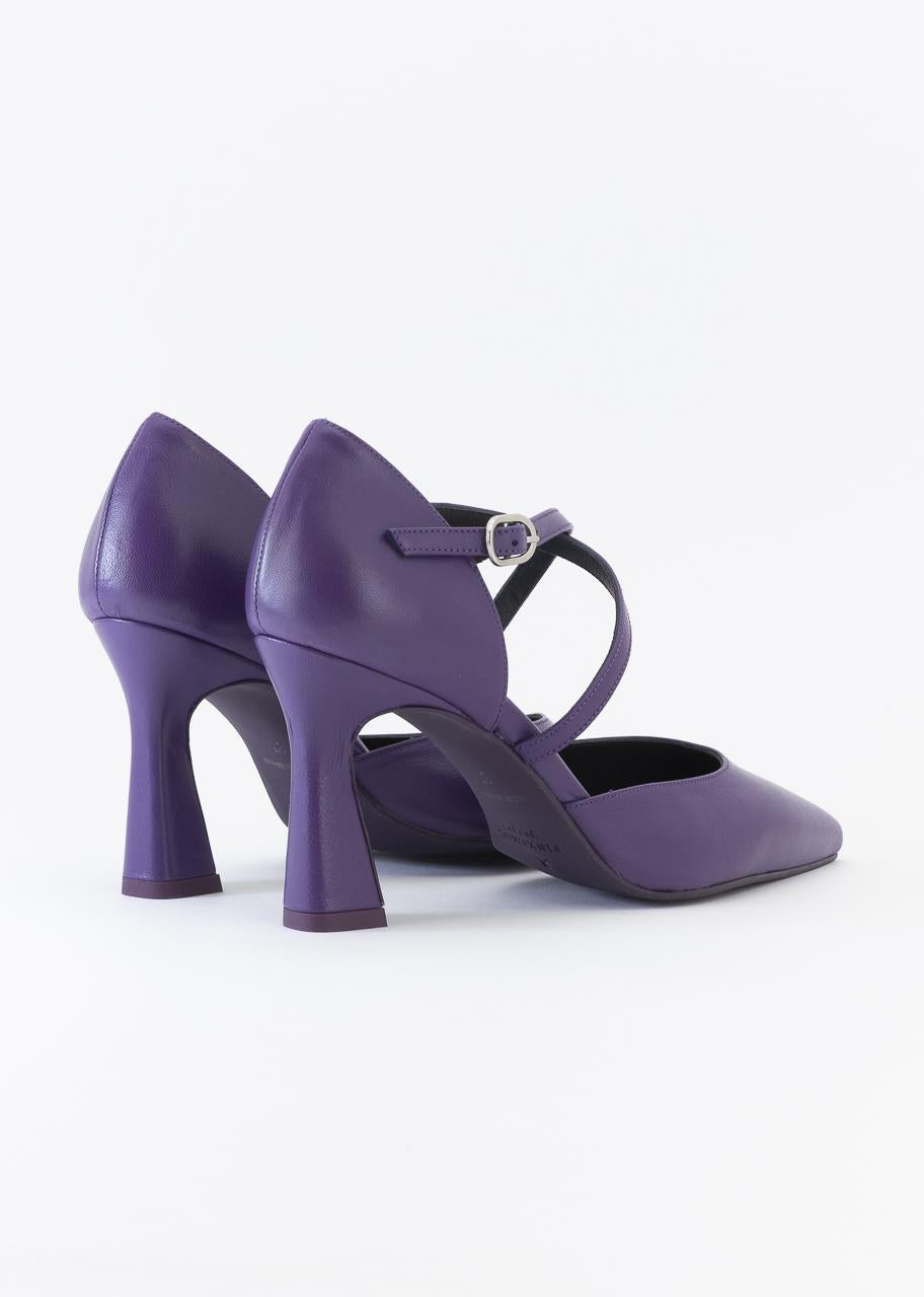 JULIA MORADO ESENCIAL