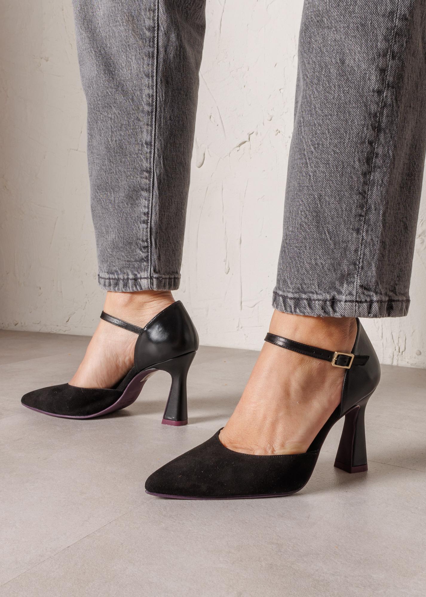 ELENA NEGRO ESENCIAL