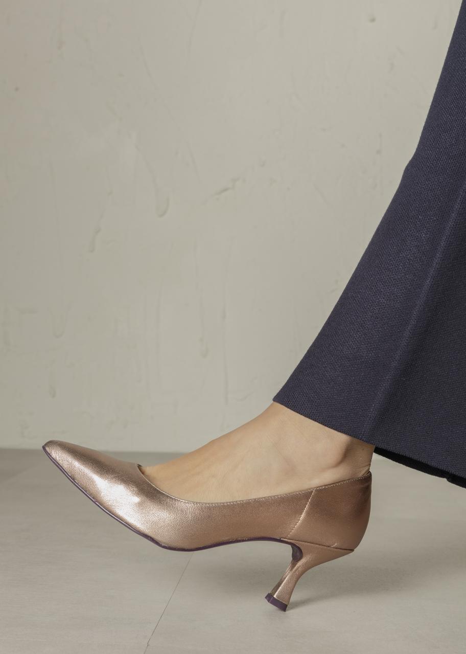 DANIELA BRONCE METAL