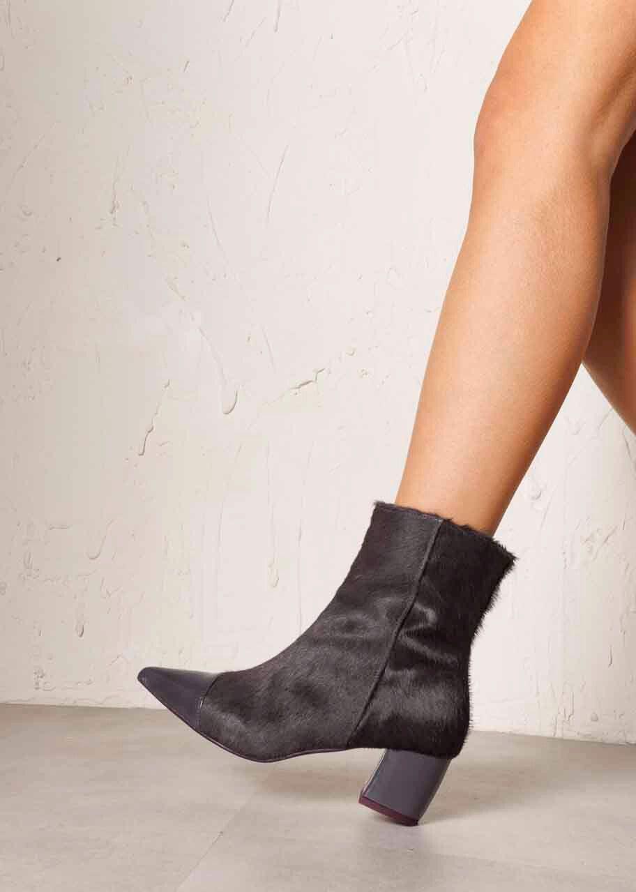 JIMENA GRIS CAVALLINO