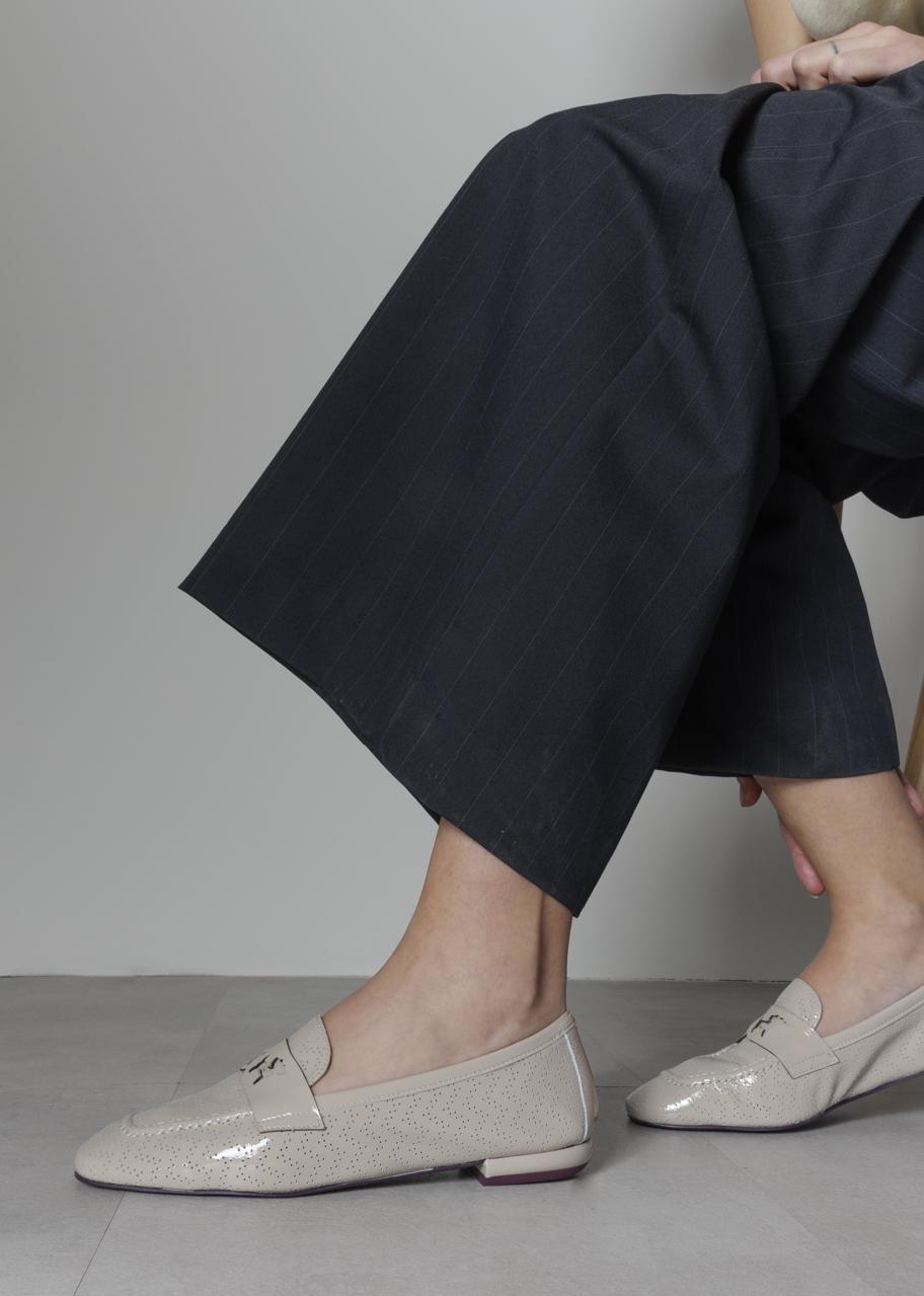 RITA BEIGE PERFORADO