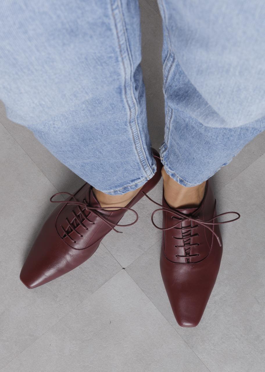 Zapatos para trabajar de pie muchas horas: qué mirar de verdad