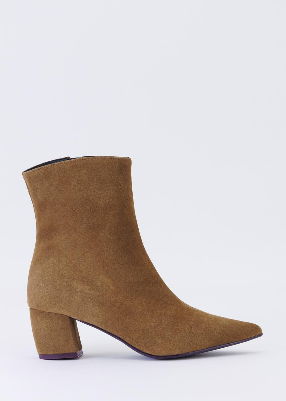 BEGOÑA CAMEL ANTE