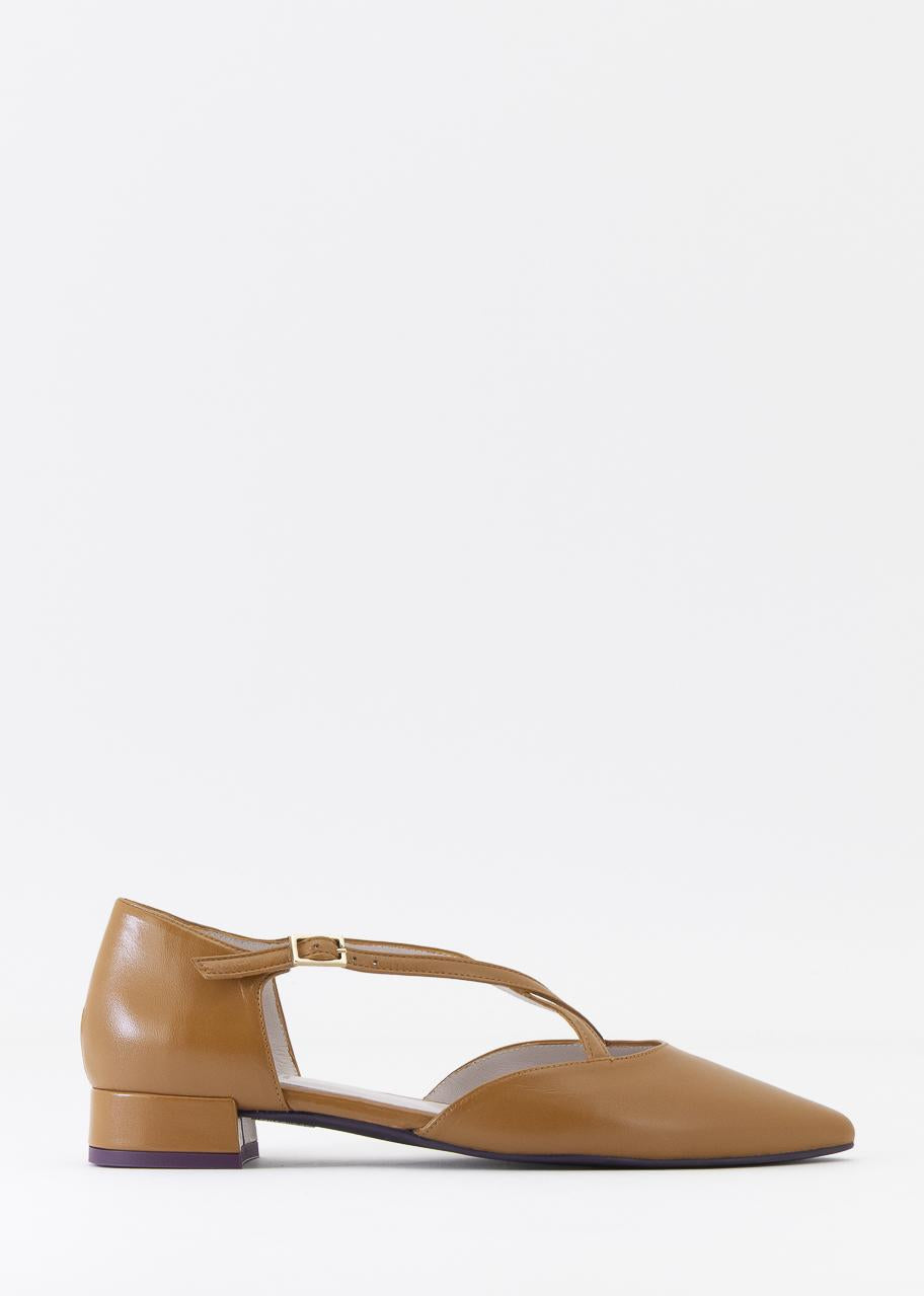 MANUELA CAMEL ESENCIAL