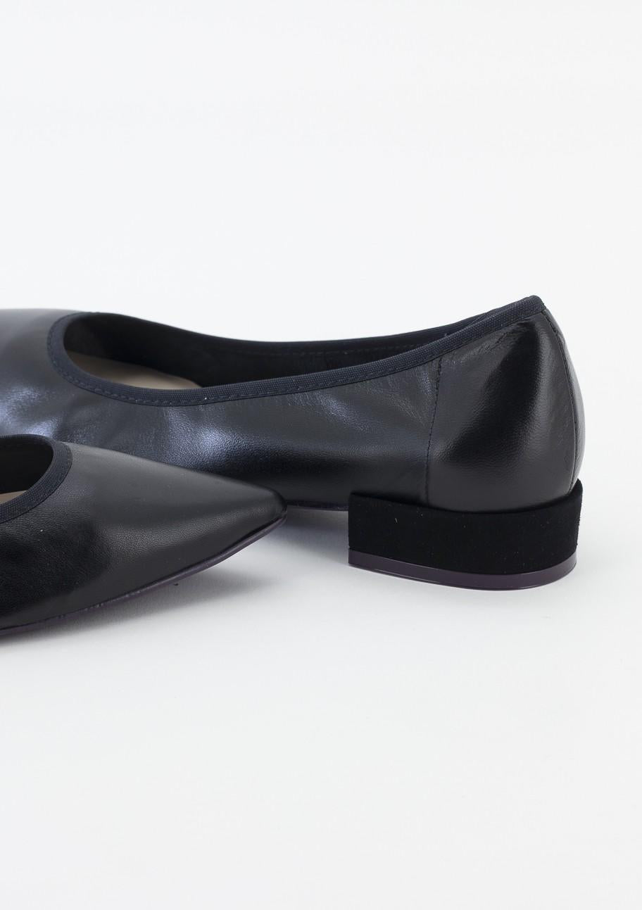 GRETA NEGRO ESENCIAL