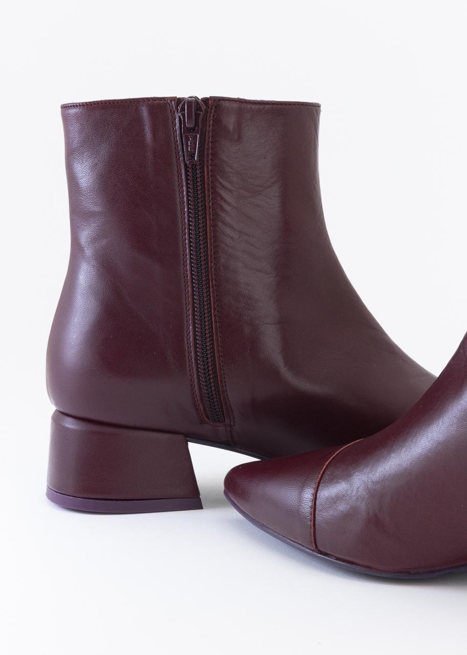 TANIA BURDEOS ESENCIAL